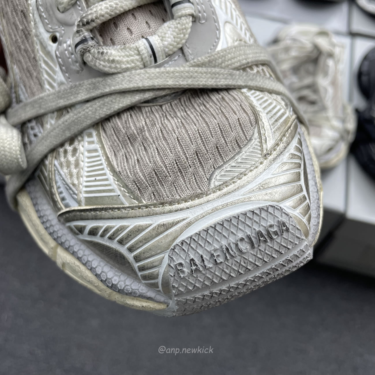 Balenciaga 3xl Mule Monocolor Mesh Rub Black White Eggshell Grey Red Bal Worn Out (9) - www.newkick.vip